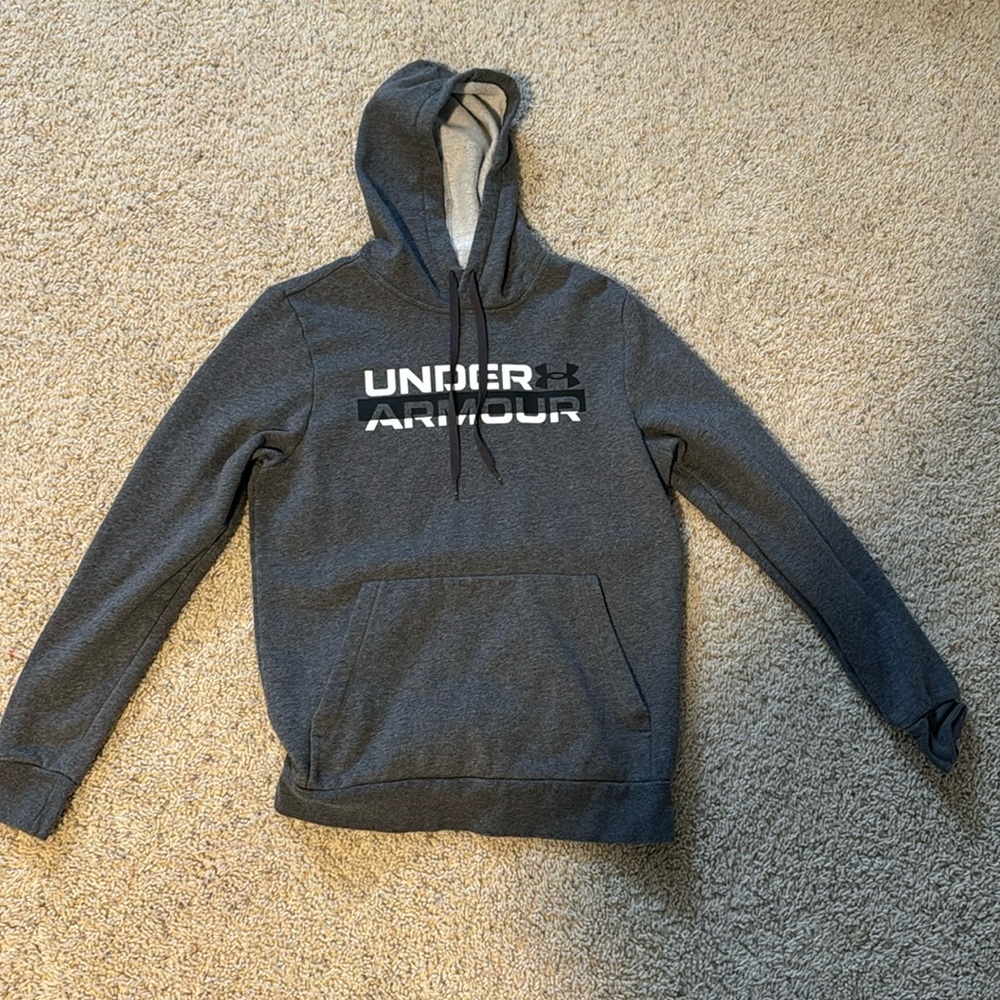 Gray Under Armor sweatshirt